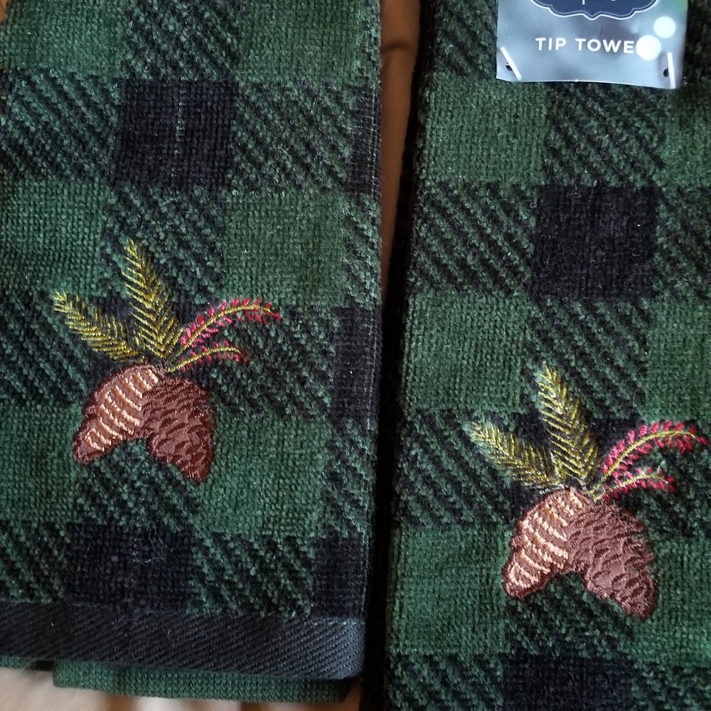 Christmas Tip Towels Pair